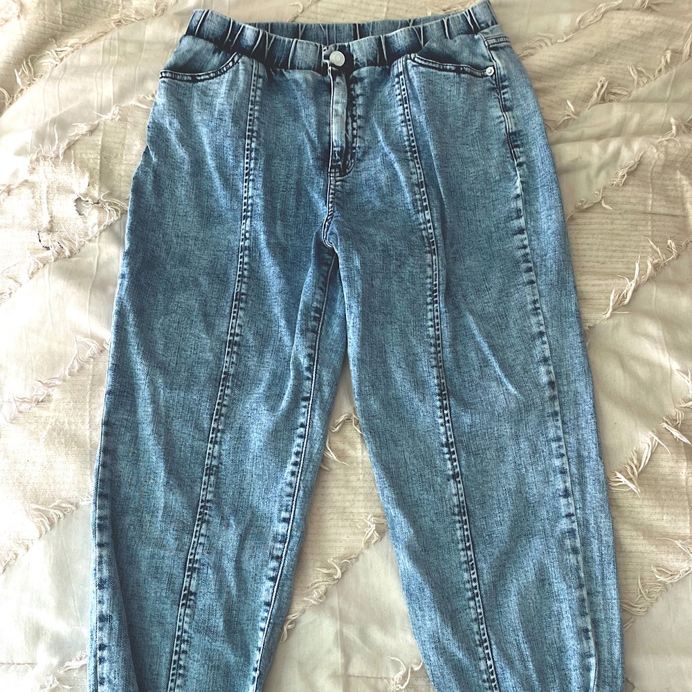 Mom style 80s faded jean joggers